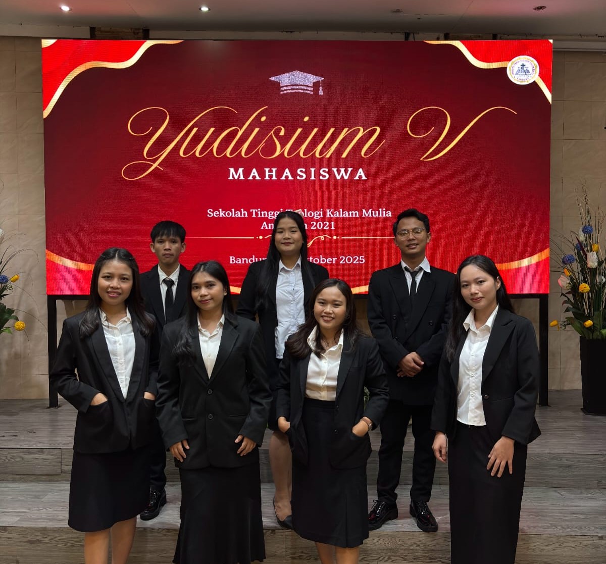 Foto Yudisium Angkatan V STT KAMU